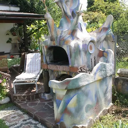 Artistic House Bed & Breakfast