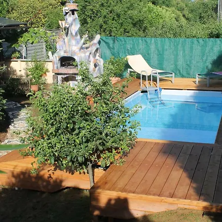 Artistic House Bed & Breakfast