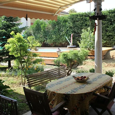 Artistic House Bed & Breakfast